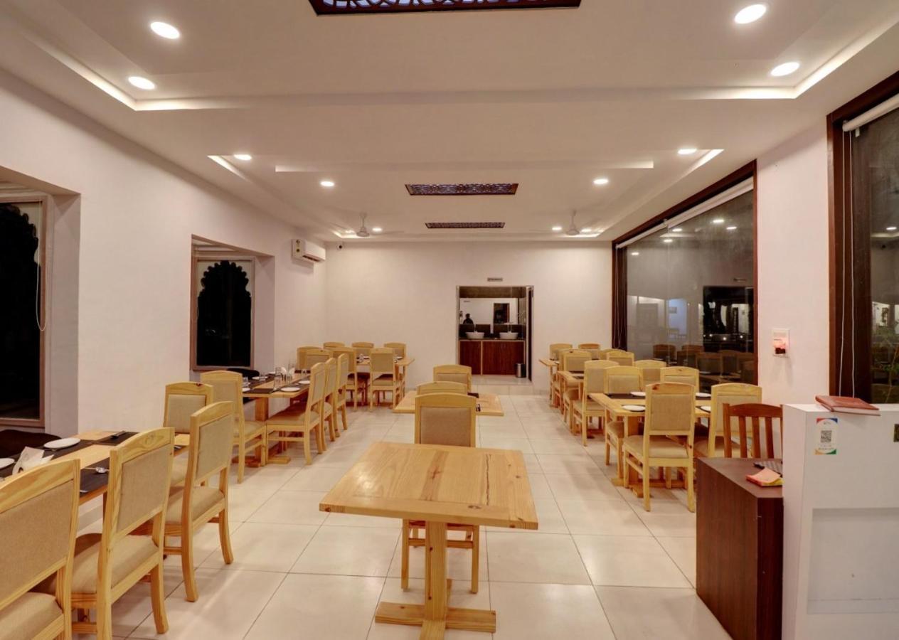 Keshav Resort Удайпур Екстериор снимка