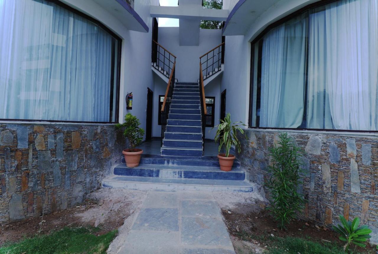 Keshav Resort Удайпур Екстериор снимка