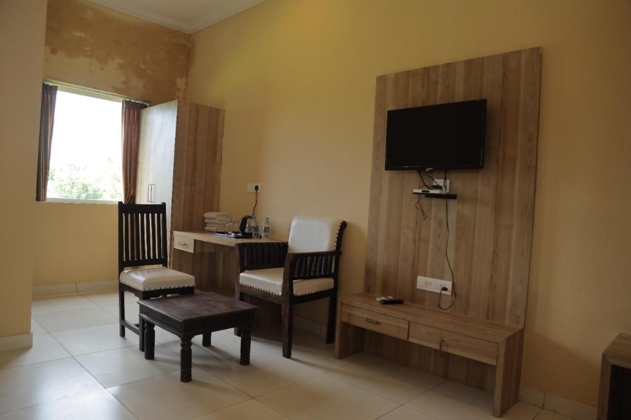 Keshav Resort Удайпур Екстериор снимка