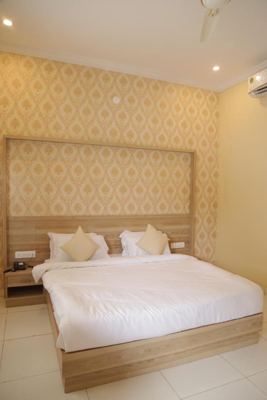 Keshav Resort Удайпур Екстериор снимка
